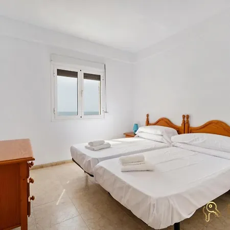 Apartamento Con Piscina En La Primera Linea De Playa De Fuengirola Room photo