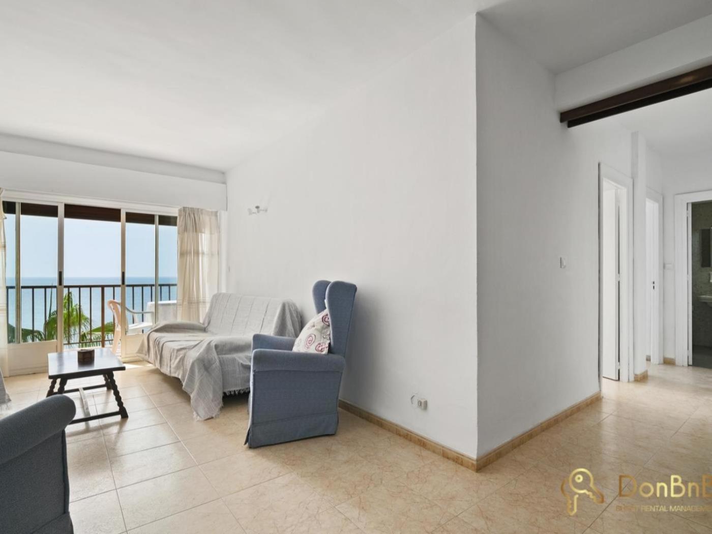 Apartment Con Piscina En La Primera Linea De Playa De