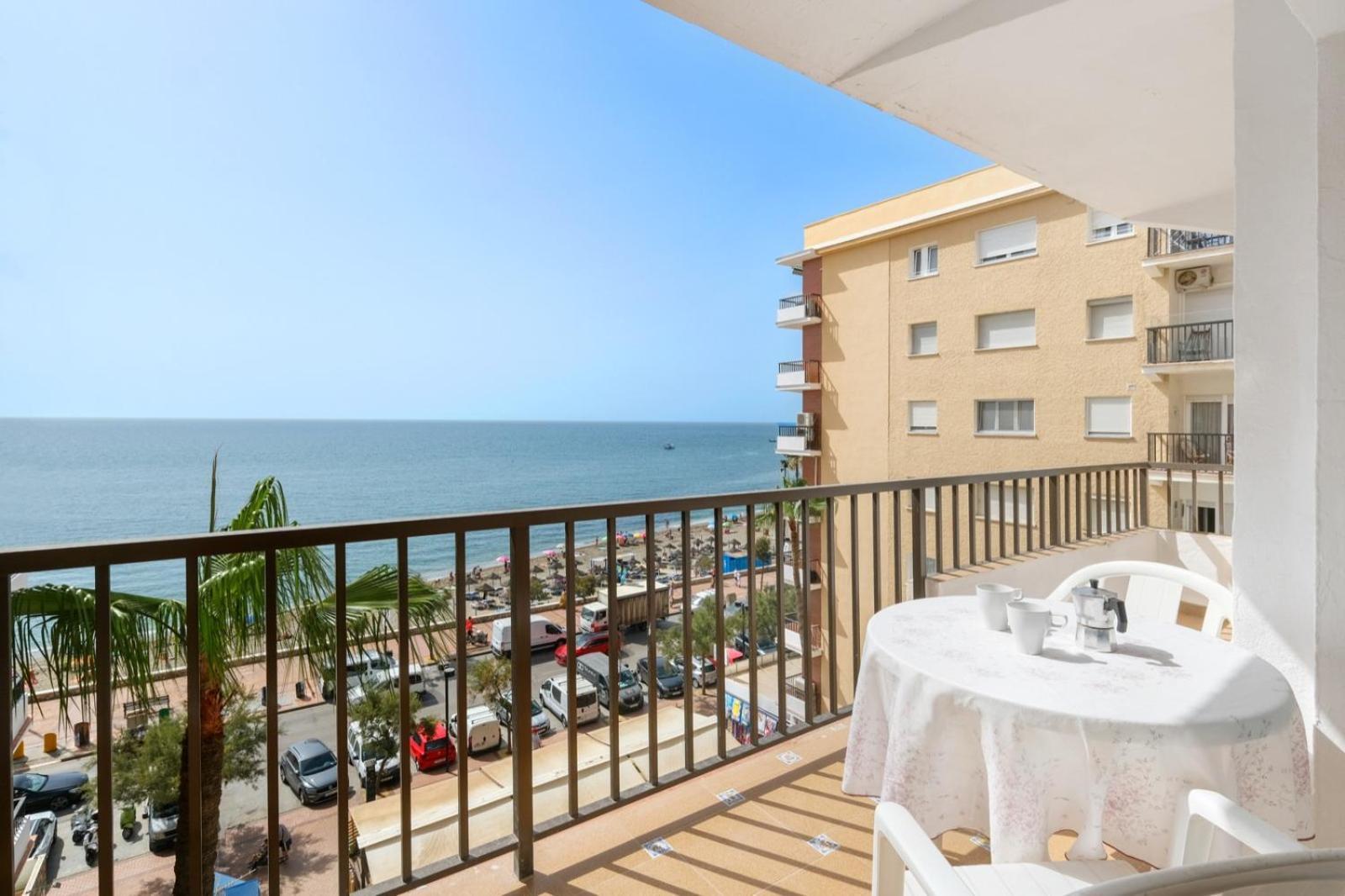 Apartment Con Piscina En La Primera Linea De Playa De *