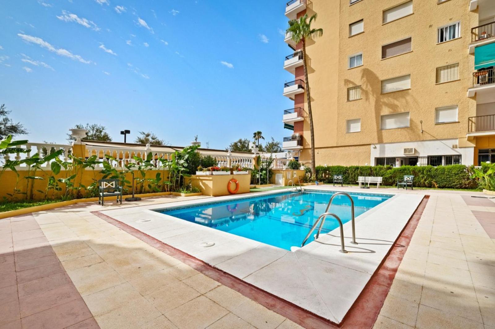 Apartment Con Piscina En La Primera Linea De Playa De *