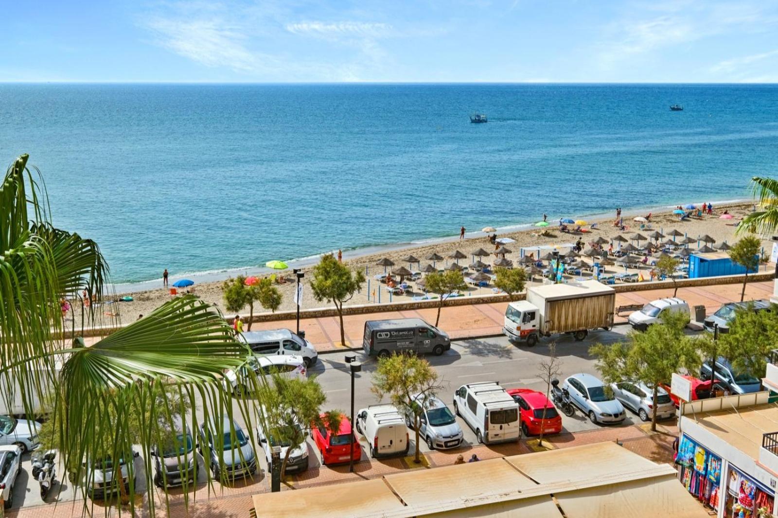 Apartment Con Piscina En La Primera Linea De Playa De