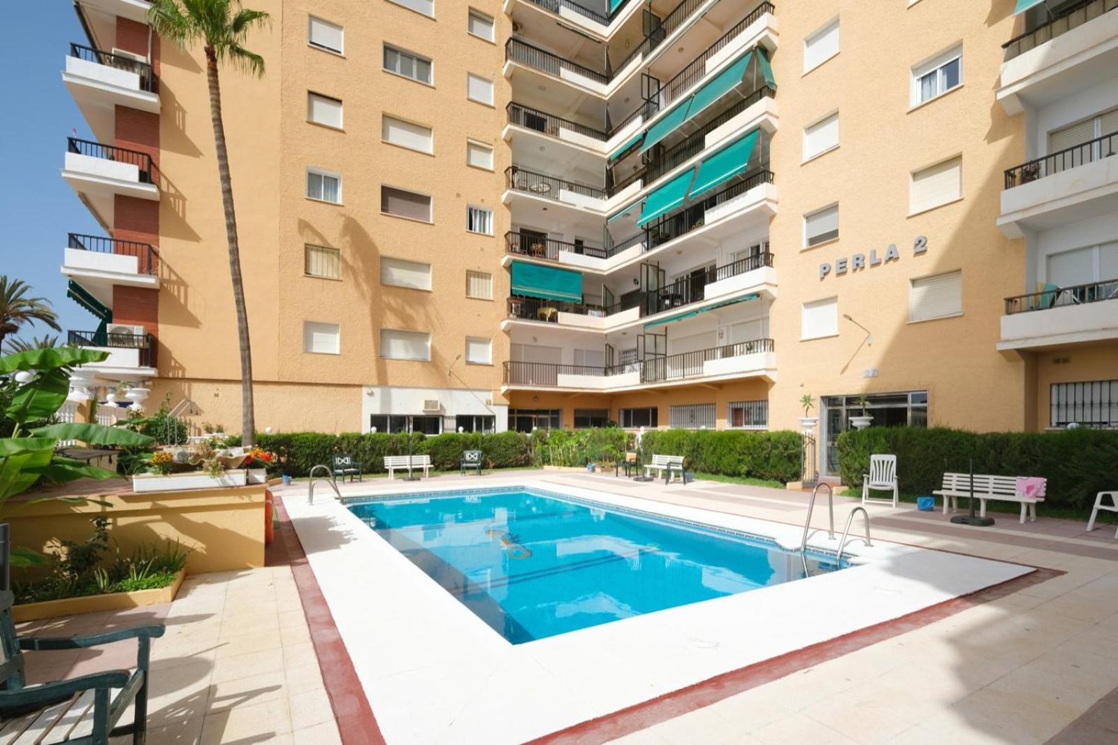 Apartment Con Piscina En La Primera Linea De Playa De Fuengirola